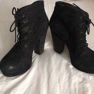 Steve Madden platform lace up bootie